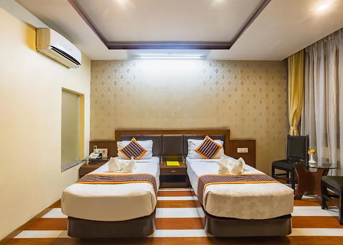 Yellow Pagoda 4*