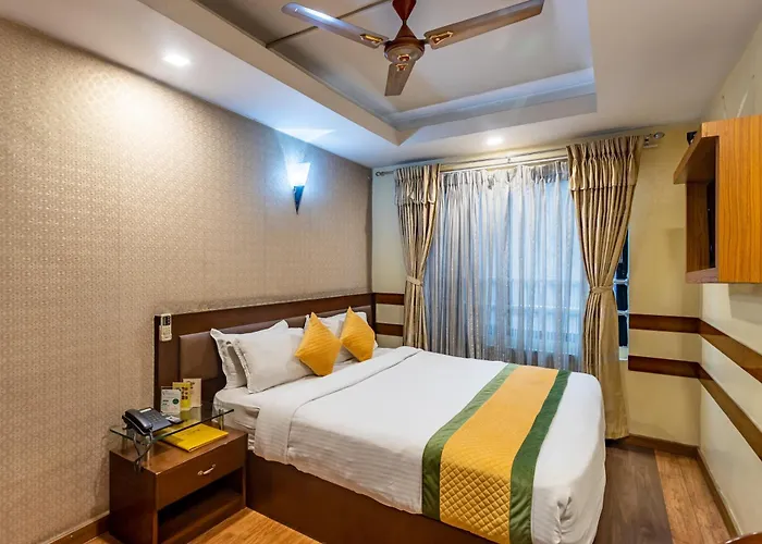 Hotel Yellow Pagoda 4*