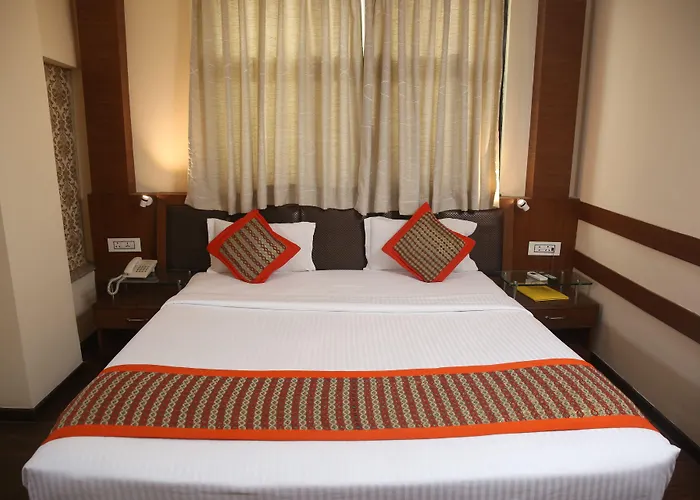 Yellow Pagoda Hotel