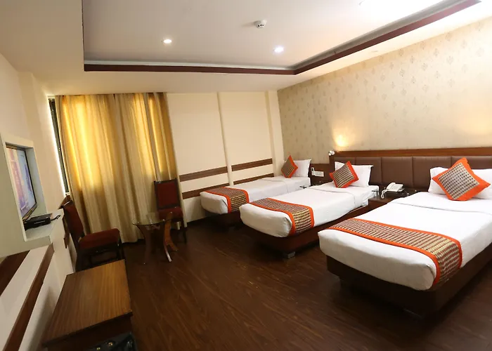 Yellow Pagoda 4*
