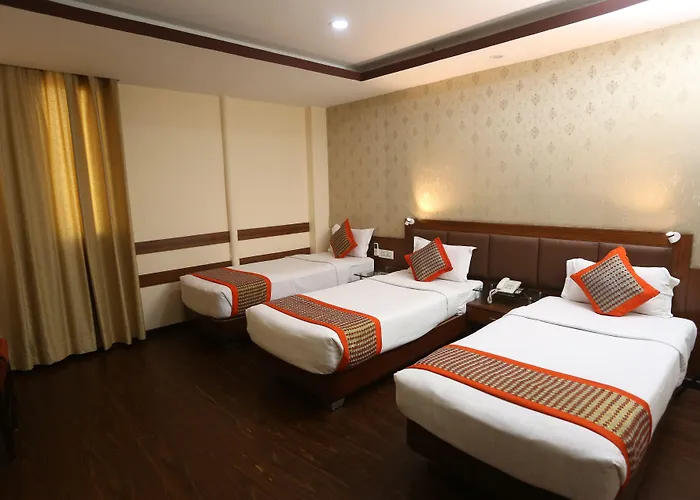 Yellow Pagoda Hotel 4*