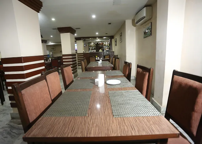 Hotel Yellow Pagoda