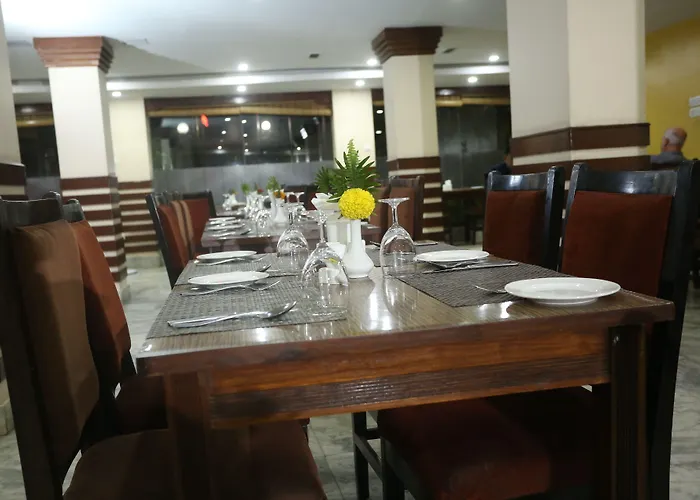 Hotel Yellow Pagoda