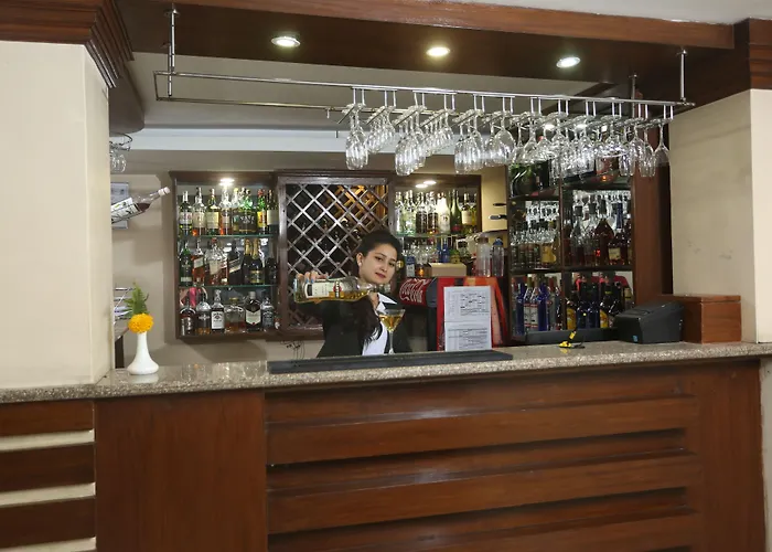 Yellow Pagoda Hotel 4*