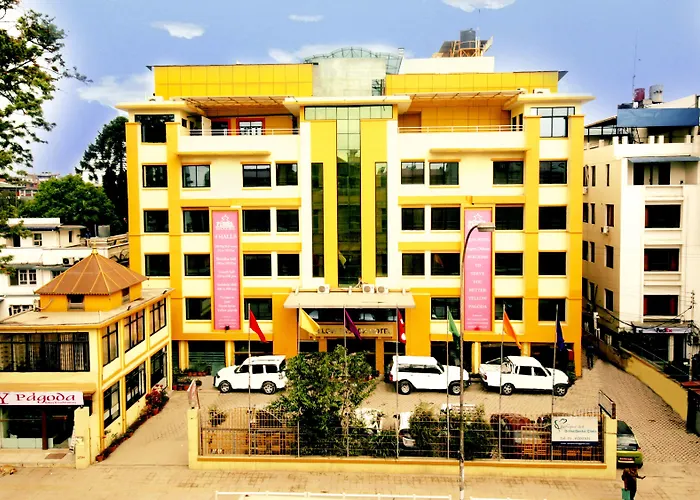 Hotel Yellow Pagoda 4*