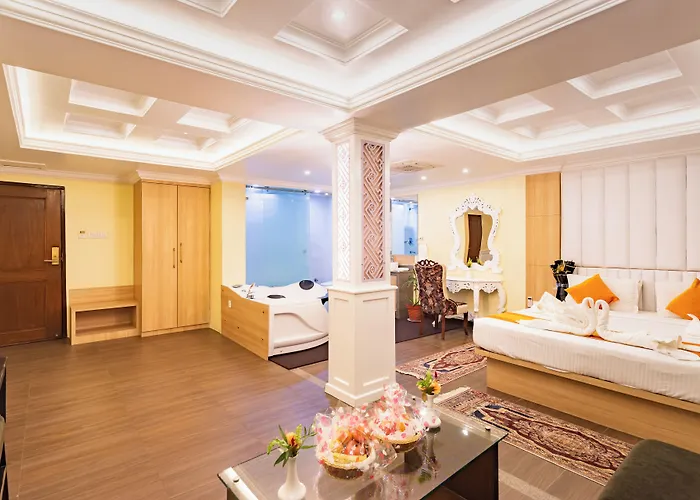 Hotel Yellow Pagoda