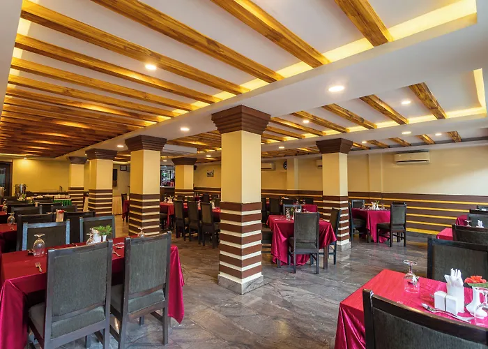 Yellow Pagoda Hotel 4*