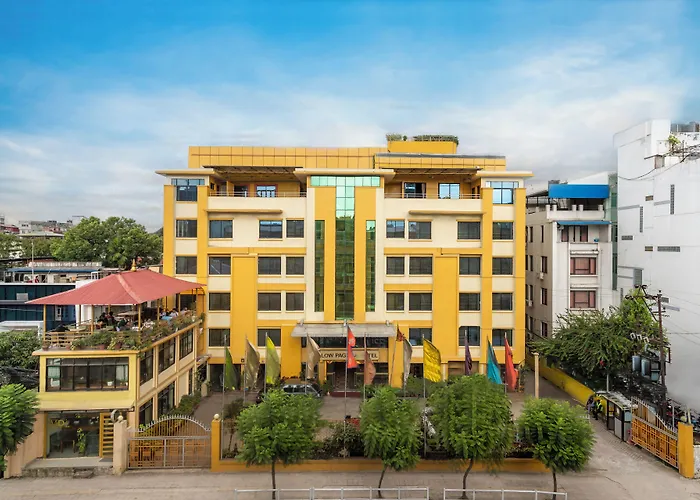Yellow Pagoda Hotel 4*