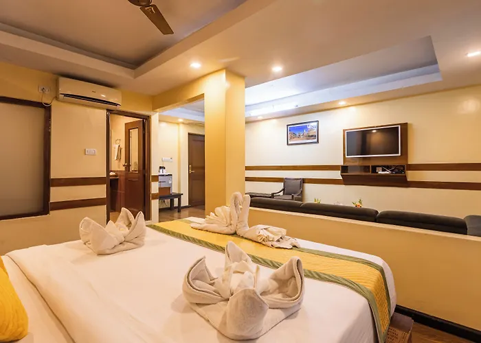 Yellow Pagoda Hotel