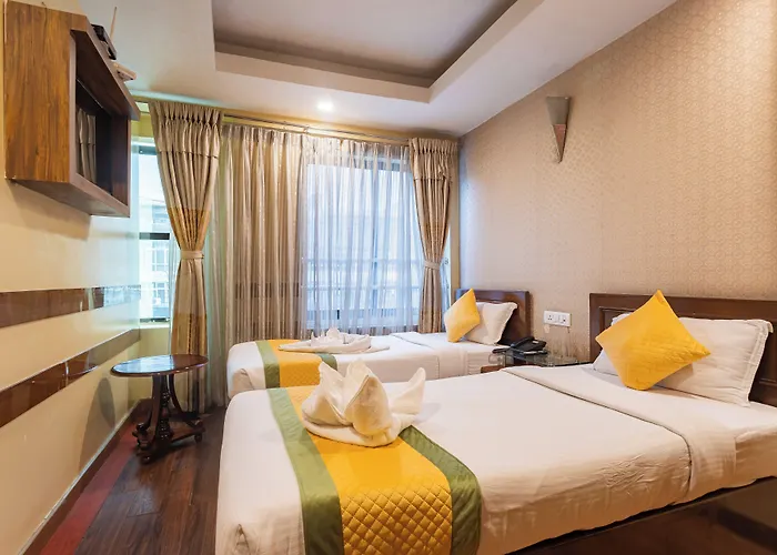 Yellow Pagoda Hotel 4*