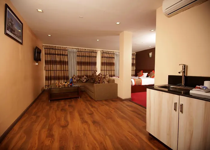 Hotel Yellow Pagoda 4*